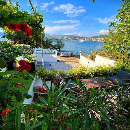 Beach Holiday Home With Private Jacuzzi & Parking Trogir Exteriör bild