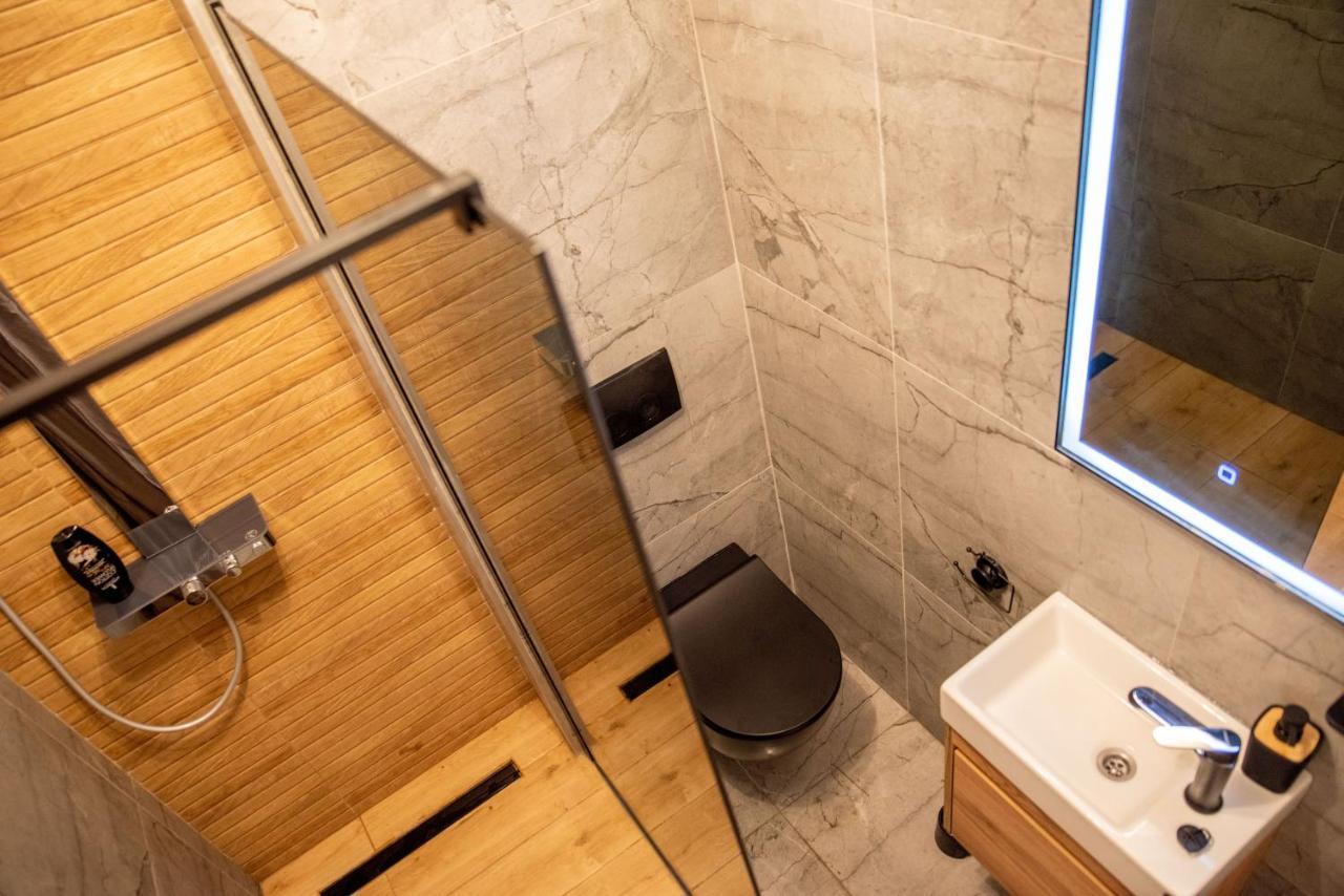 Beach Holiday Home With Private Jacuzzi & Parking Trogir Exteriör bild