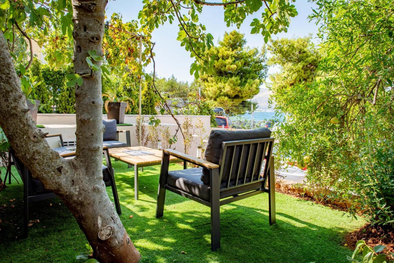 Beach Holiday Home With Private Jacuzzi & Parking Trogir Exteriör bild